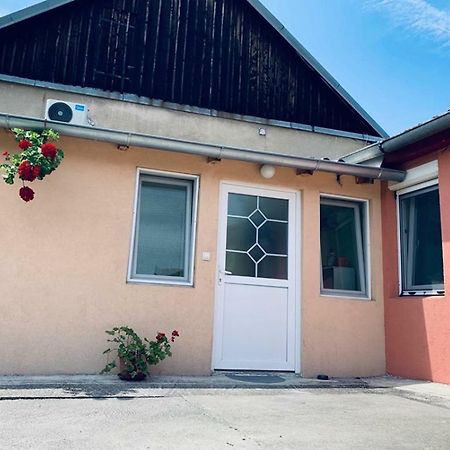 Mare Apartmant Belgrad Exteriör bild
